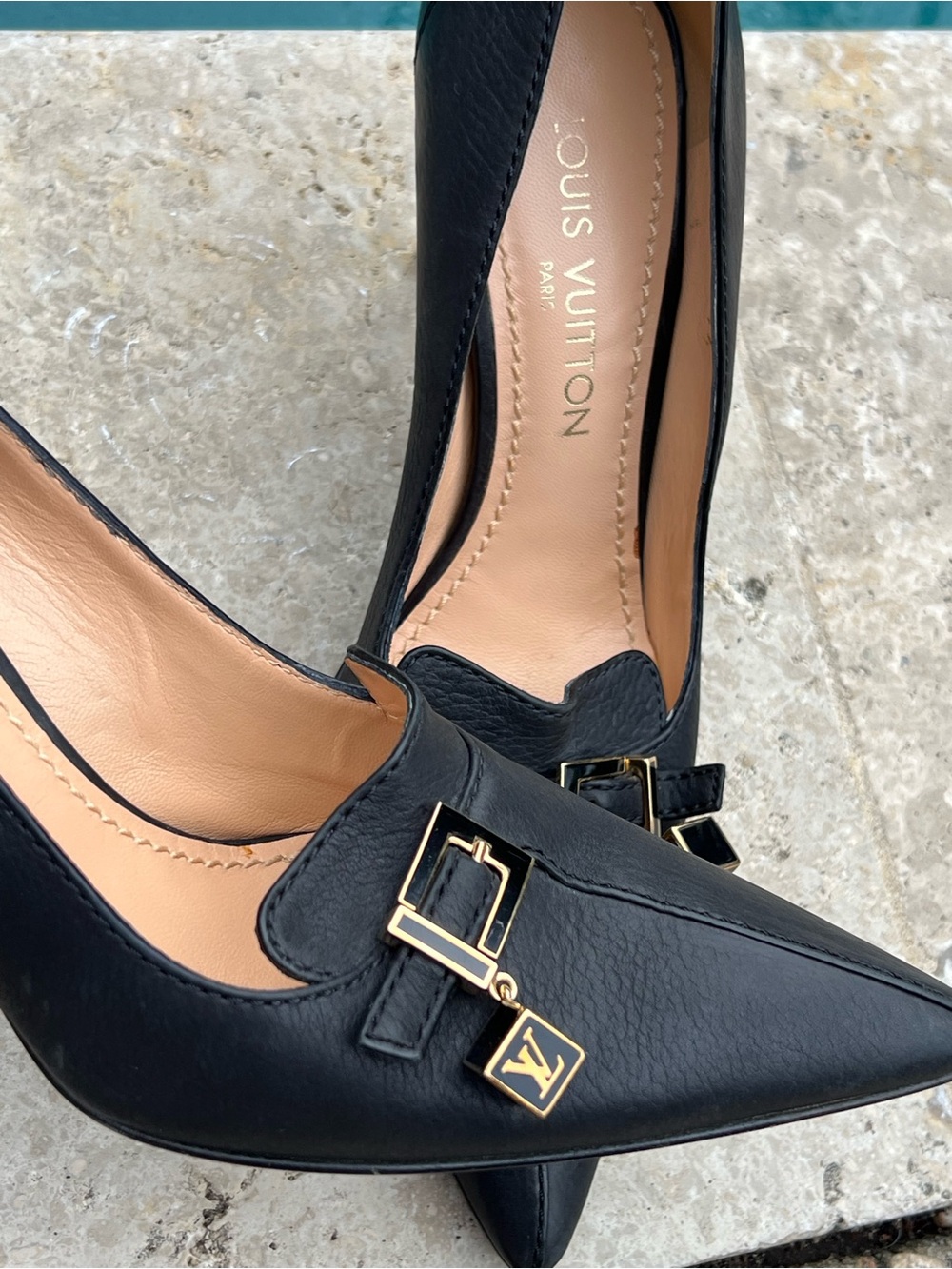 Louis Vuitton Black Leather Pointed-Toe Pumps with Gold LV Charm